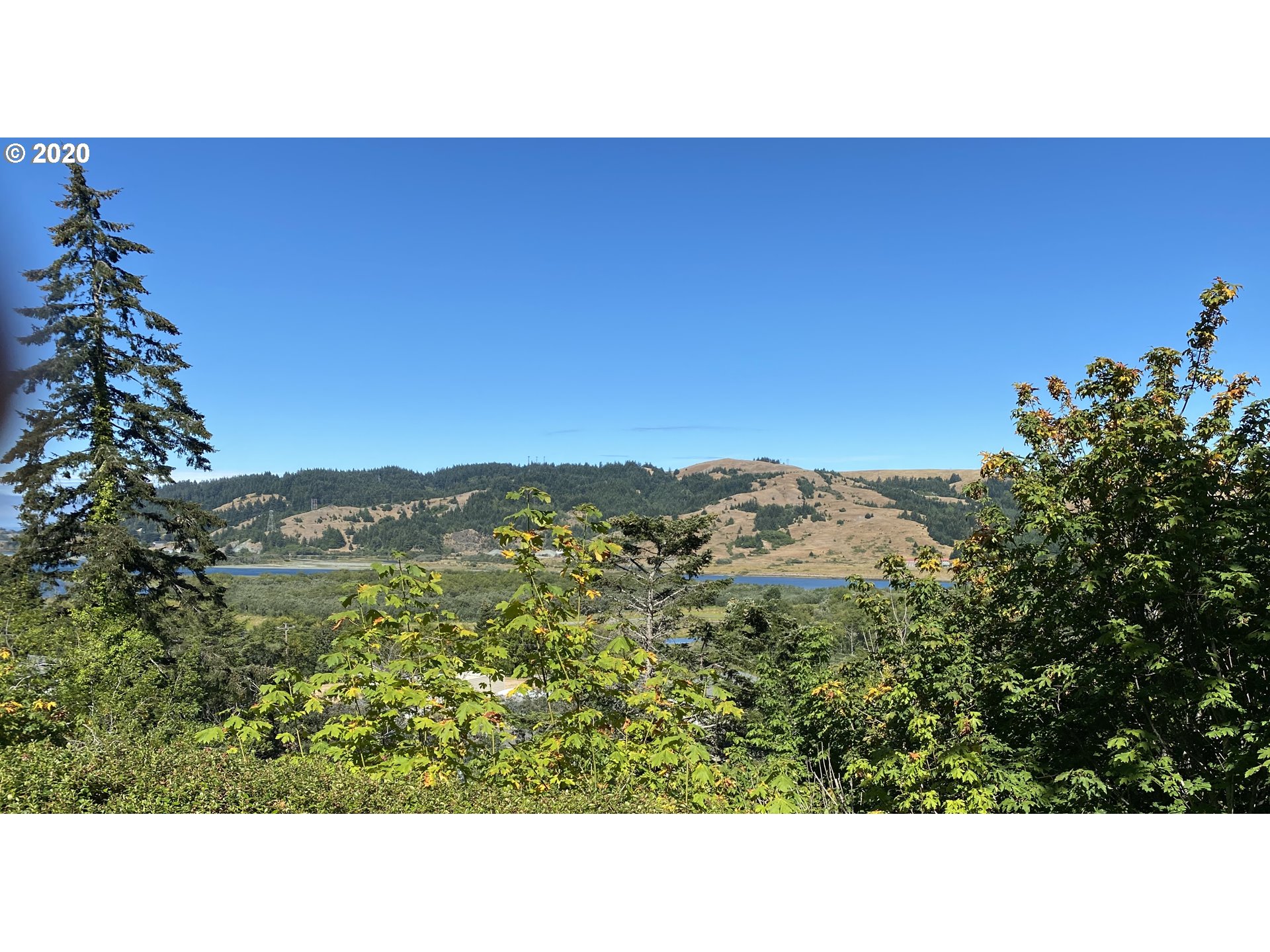 95183 Mountain Road Gold Beach, OR 97444 - Photo 3 of 30 Gallery Image 3