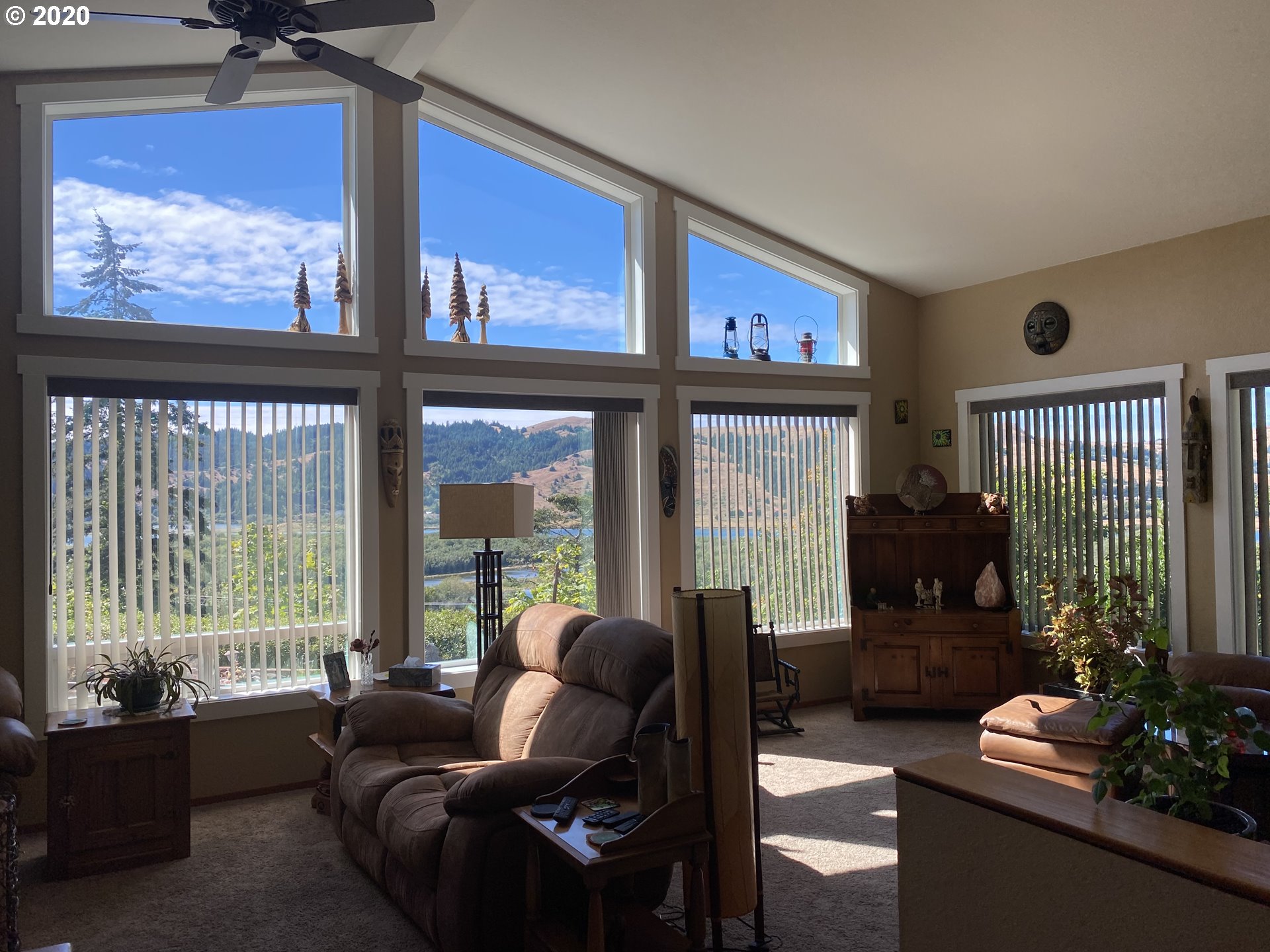 95183 Mountain Road Gold Beach, OR 97444 - Photo 5 of 30 Gallery Image 5