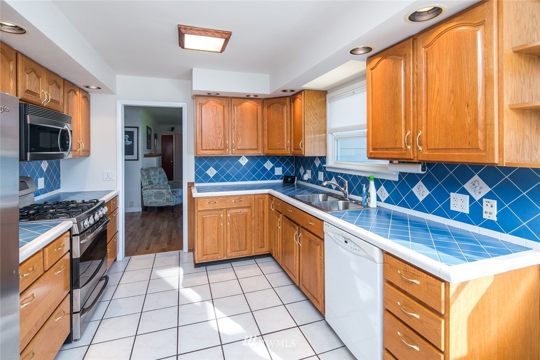 18489 Andis Road Burlington, WA 98233 - Photo 7 of 38 Gallery Image 7