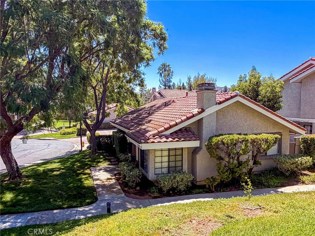 929 Thistlegate Road Oak Park, CA 91377 - Photo 1 of 27 Gallery Image 1