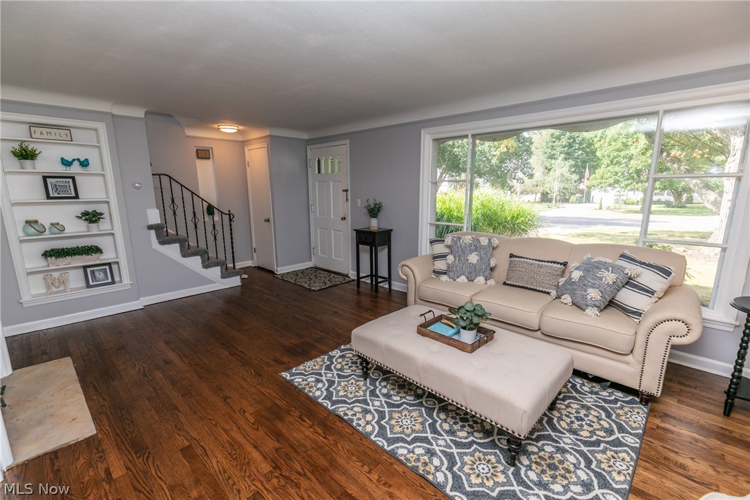 1383 Brainard Road Lyndhurst, OH 44124 - Photo 4 of 35