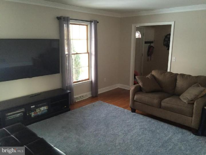 4966 Holletts Corner Road Clayton, DE 19938 - Photo 11 of 17 Living Room