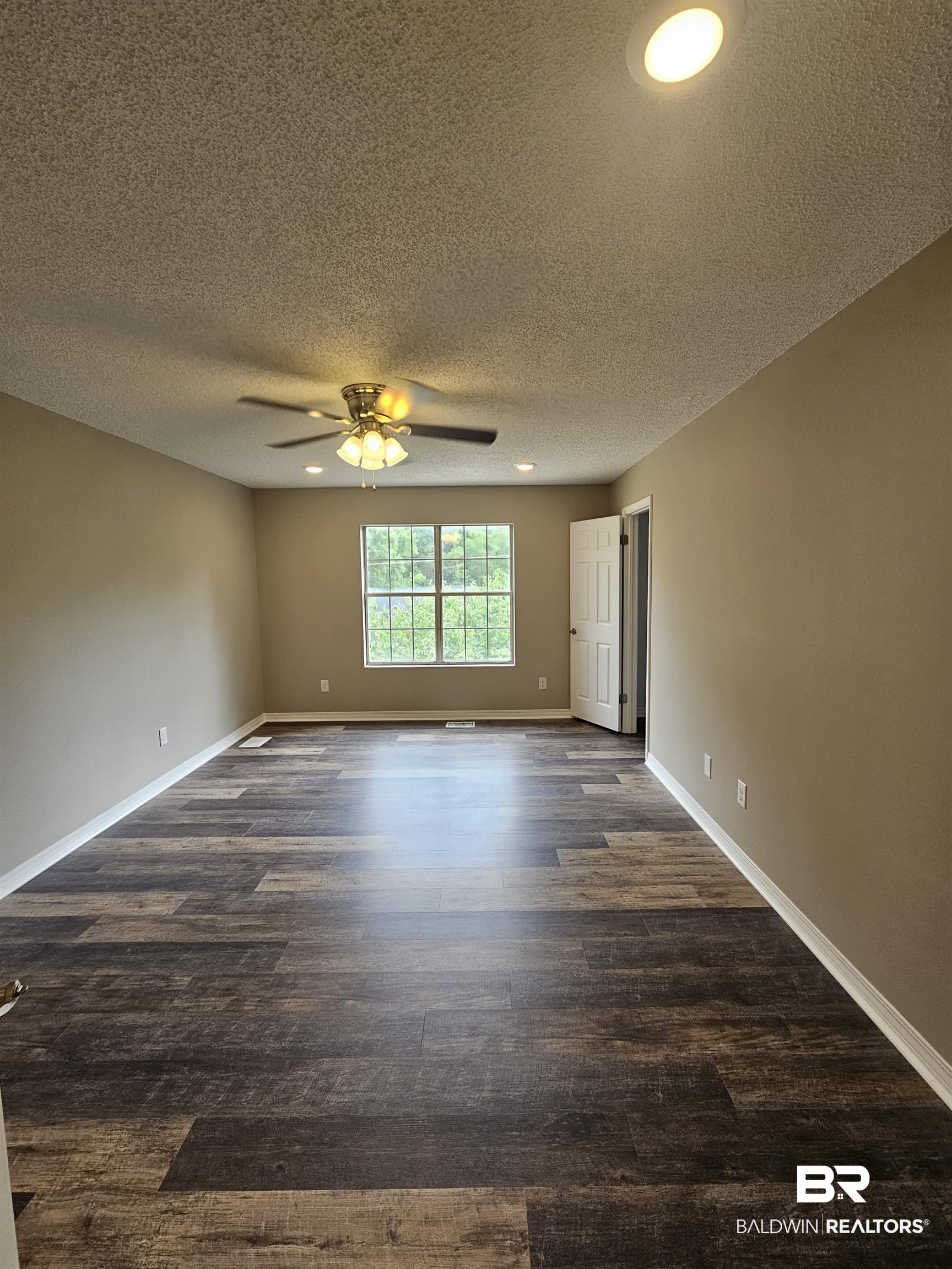 343 Ridgewood Drive Daphne, AL 36526 - Photo 24 of 26 Empty room