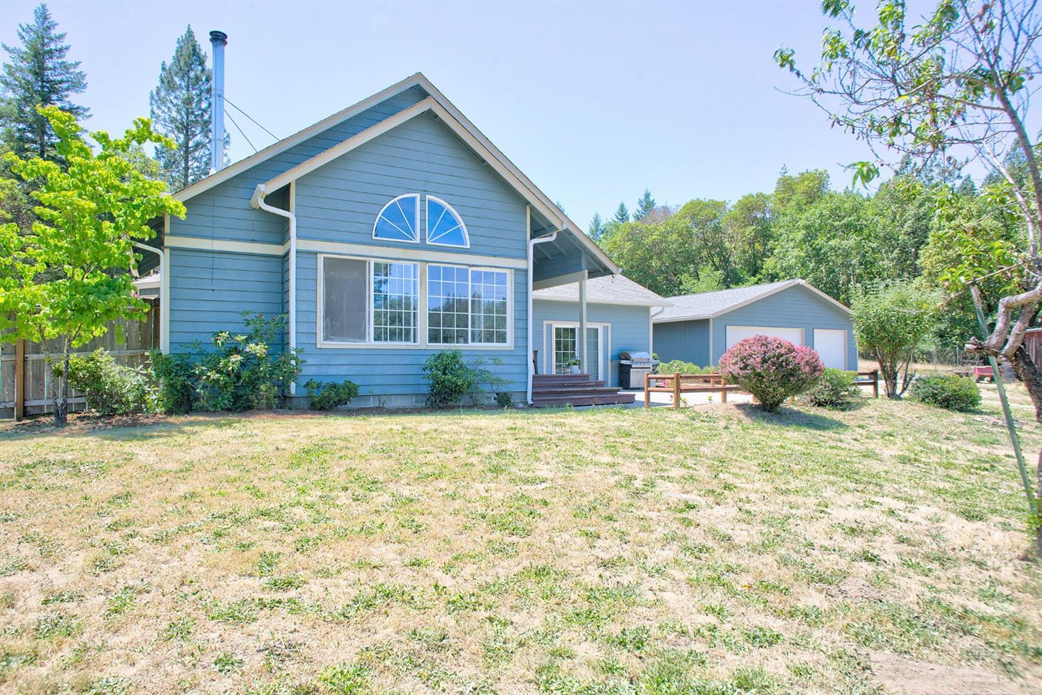 1360 Walker Road Grants Pass, OR 97527 - Photo 1 of 30 Primary Photo