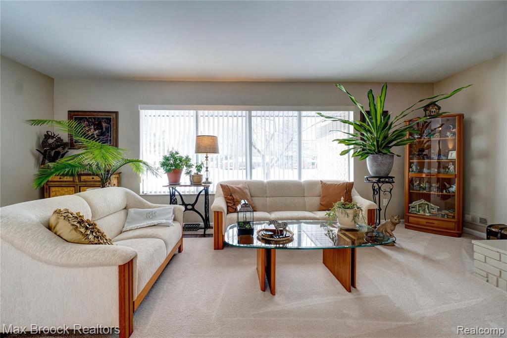 6865 Halyard Road Bloomfield Hills, MI 48301 - Photo 10 of 49