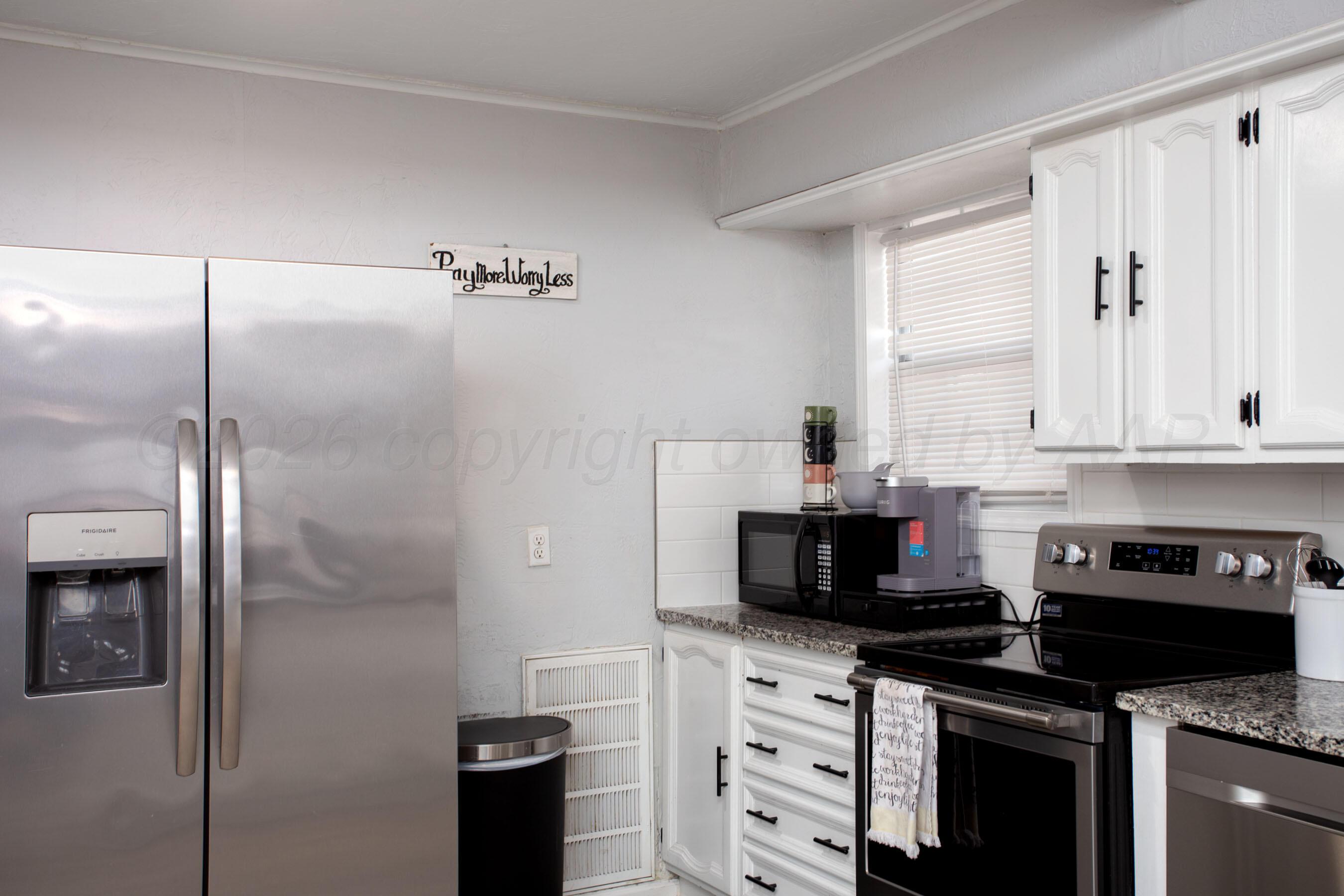 1409 West Interstate Highway 40 Amarillo, TX 79109 - Photo 11 of 28 kitchen