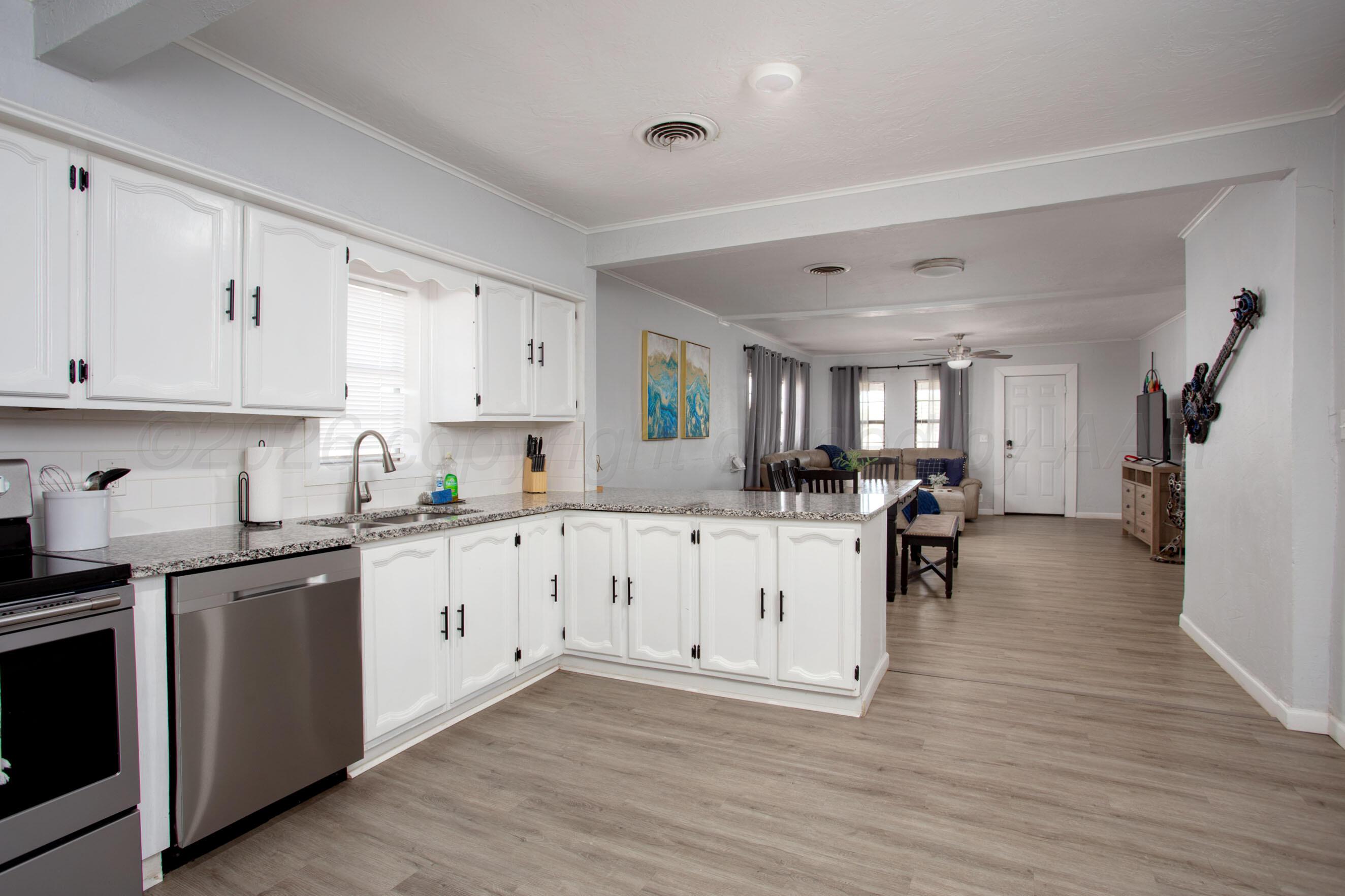 1409 West Interstate Highway 40 Amarillo, TX 79109 - Photo 12 of 28 kitchen