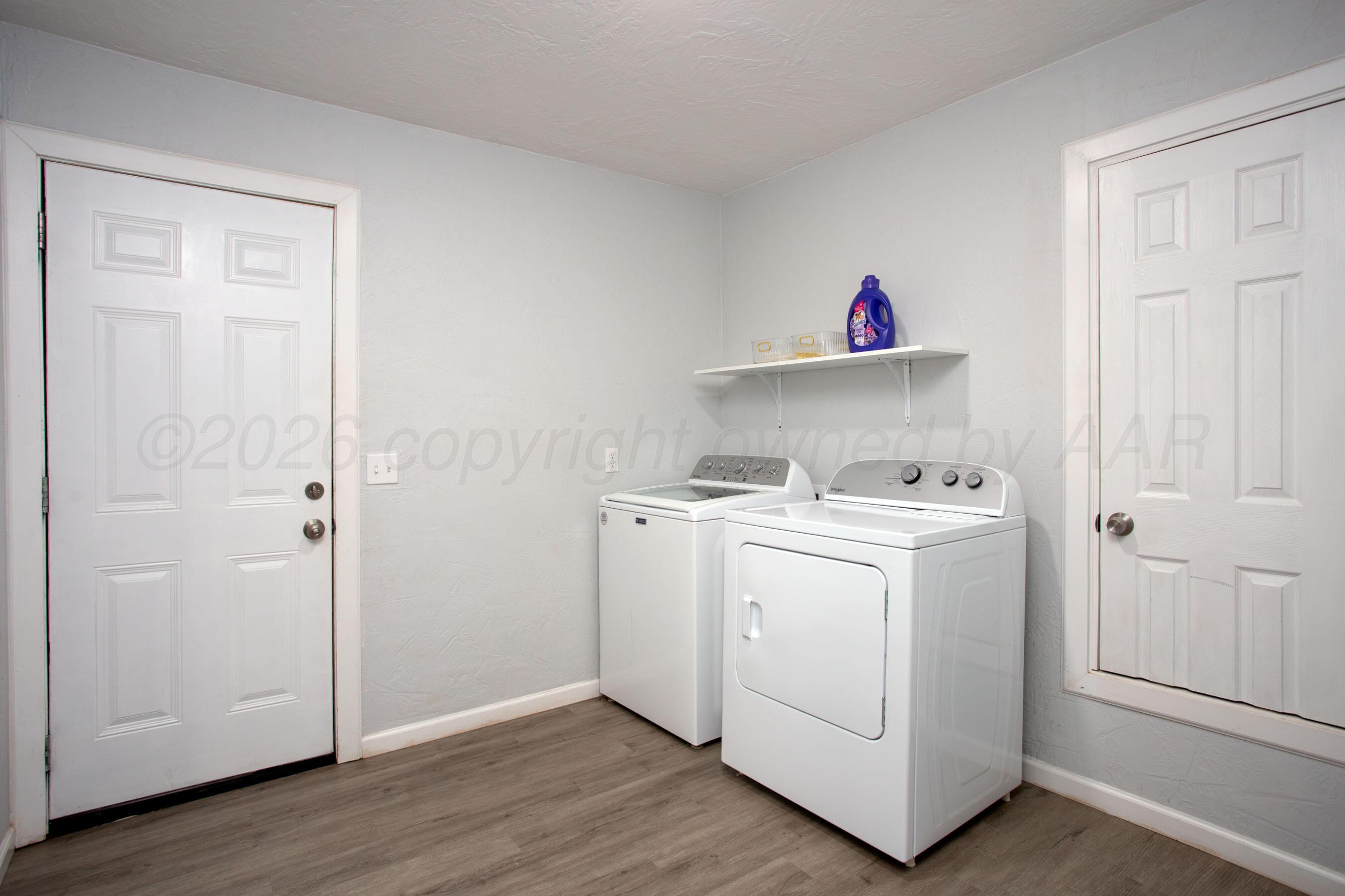 1409 West Interstate Highway 40 Amarillo, TX 79109 - Photo 25 of 28 Utility room