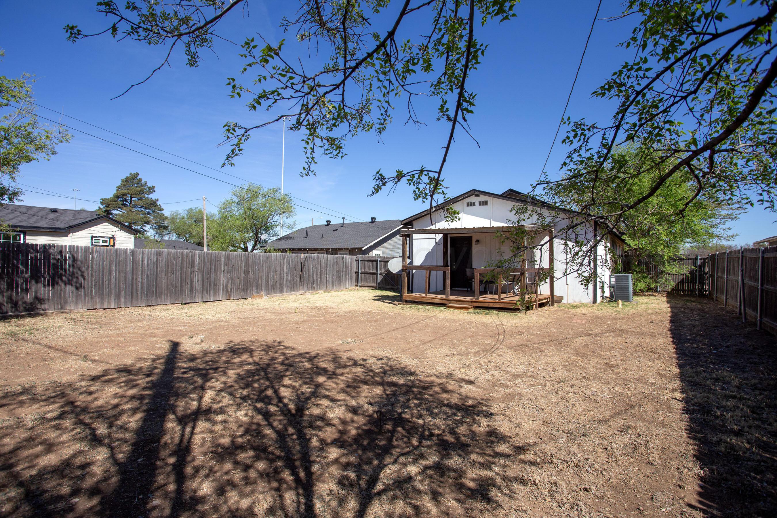 1409 West Interstate Highway 40 Amarillo, TX 79109 - Photo 27 of 28 Backyard