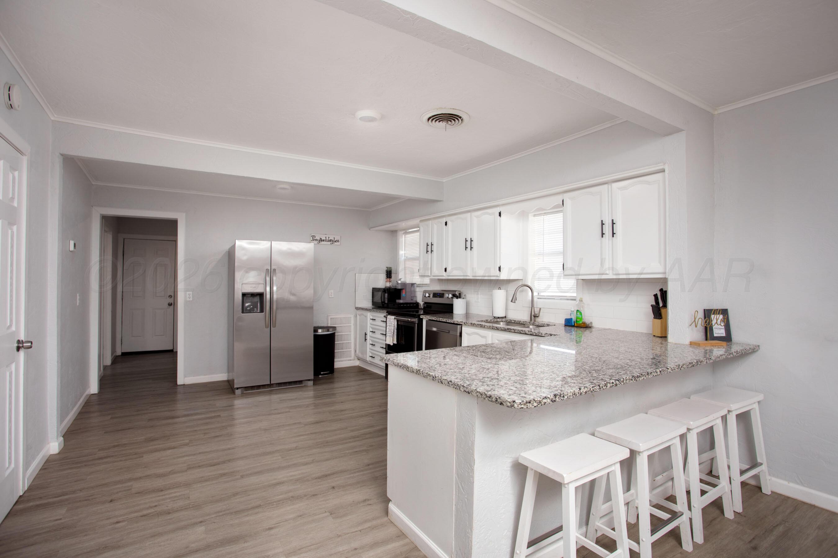 1409 West Interstate Highway 40 Amarillo, TX 79109 - Photo 8 of 28 kitchen