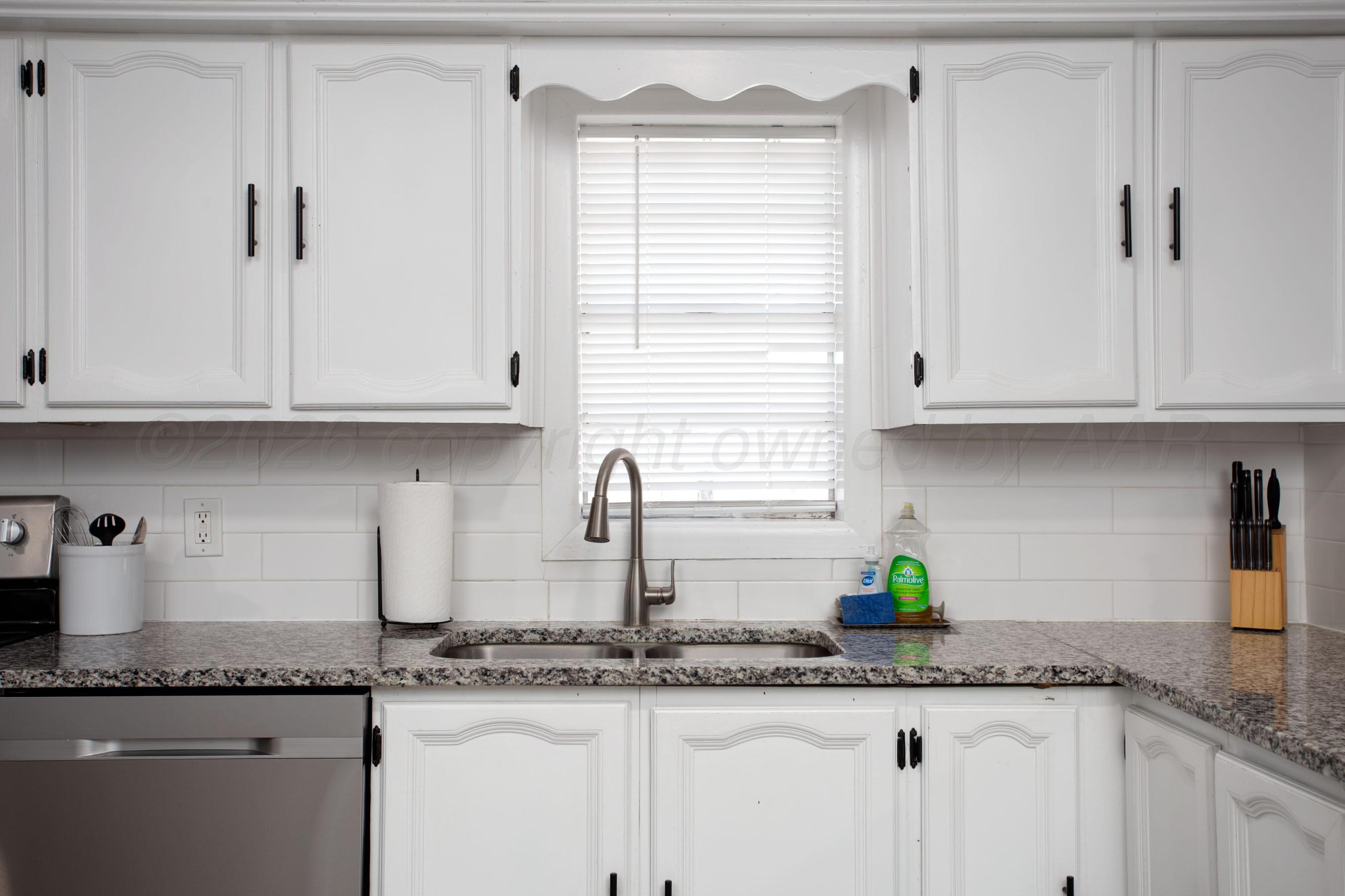 1409 West Interstate Highway 40 Amarillo, TX 79109 - Photo 10 of 28 kitchen