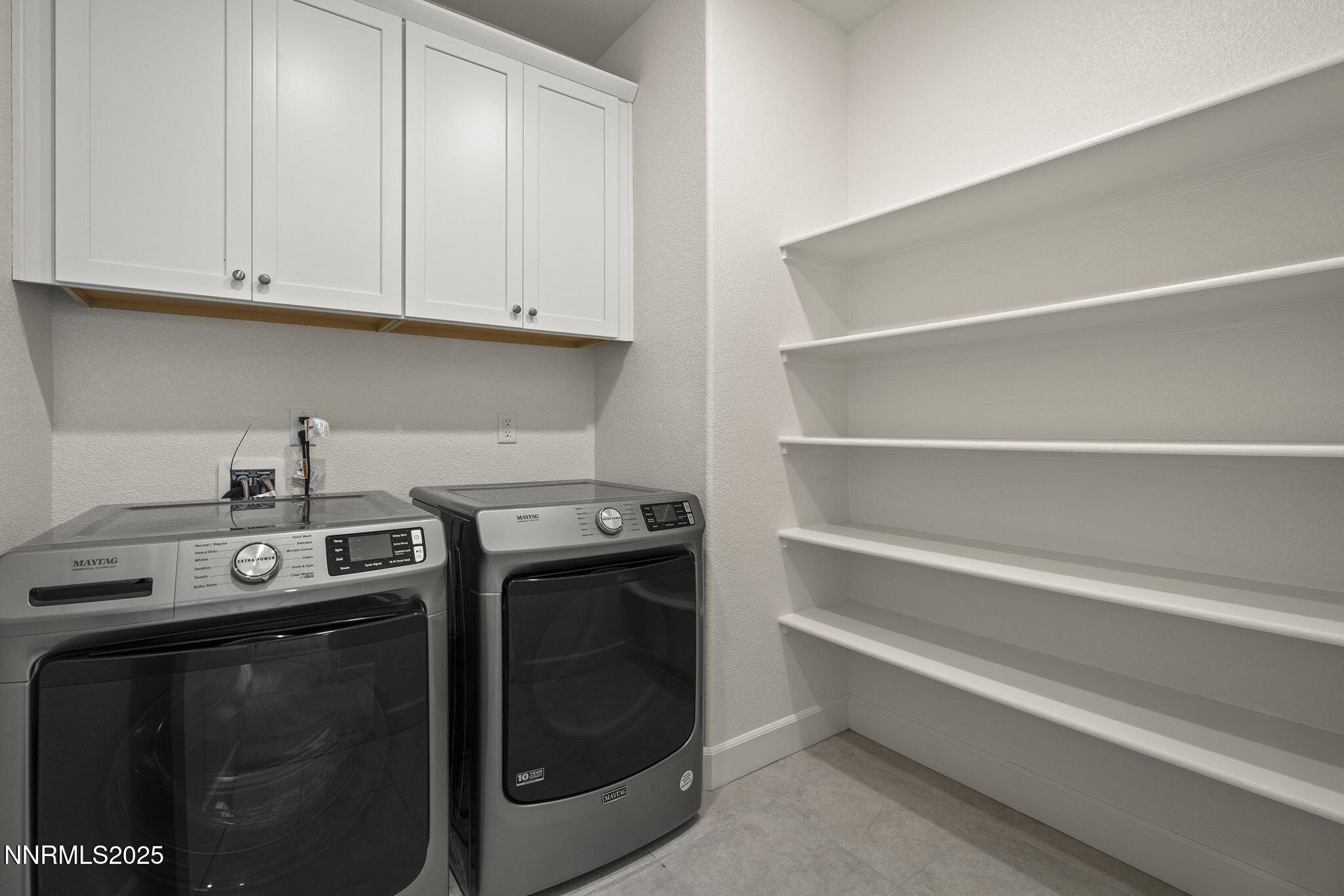 1119 Roswell Road Sparks, NV 89436 - Photo 30 of 35 a utility room with dryer and washer