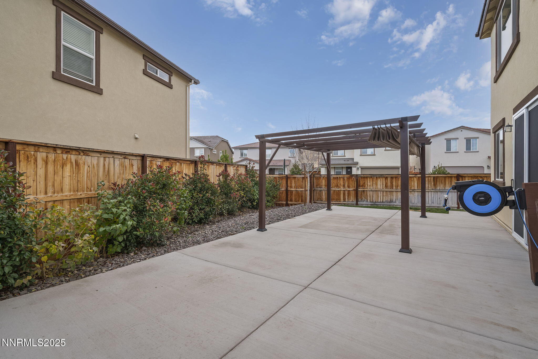 1119 Roswell Road Sparks, NV 89436 - Photo 32 of 35 a view of livingroom with deck