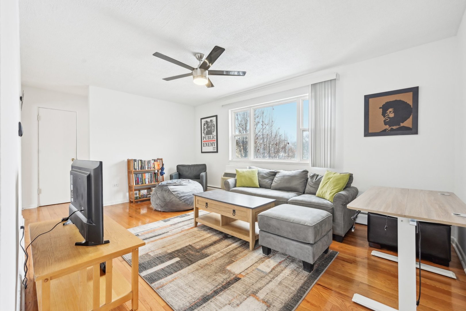 2119 Howard Street, Unit 3E Chicago, IL 60202 - Photo 3 of 19