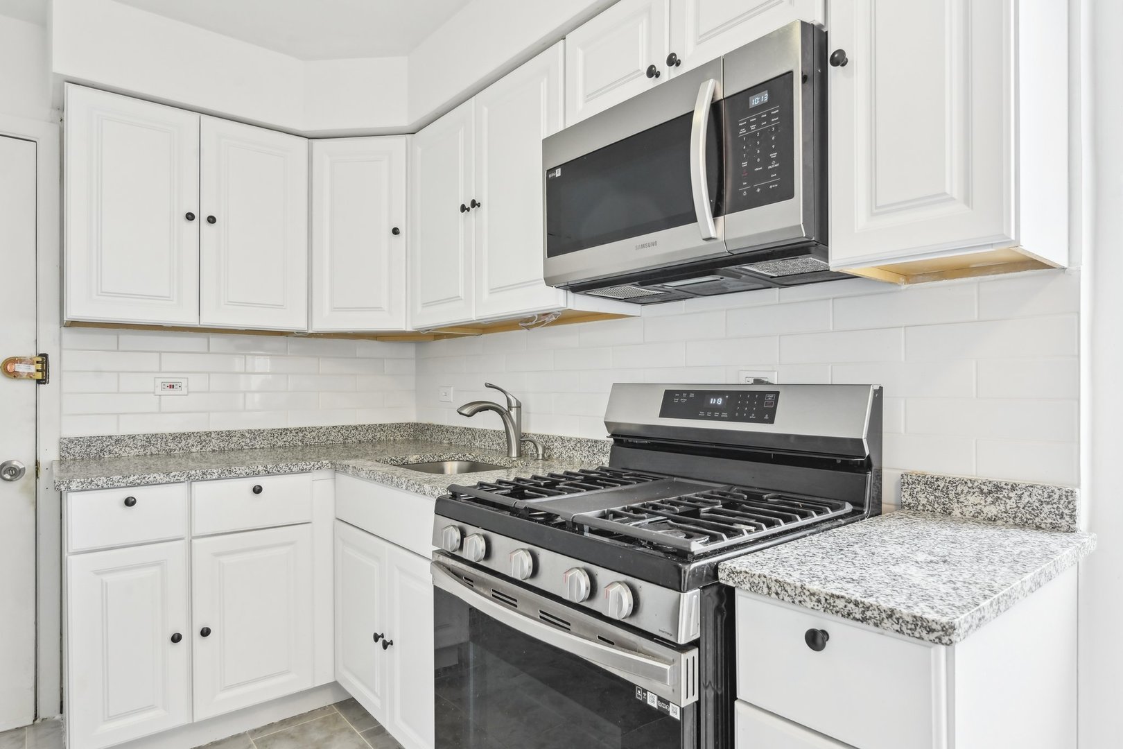 2119 Howard Street, Unit 3E Chicago, IL 60202 - Photo 8 of 19