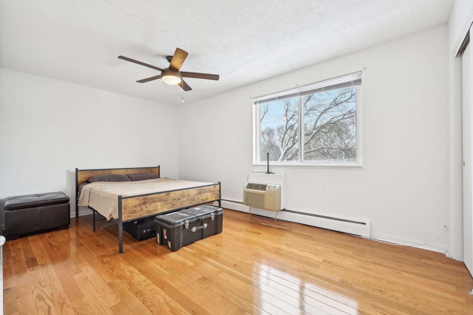 2119 Howard Street, Unit 3E Chicago, IL 60202 - Photo 10 of 19