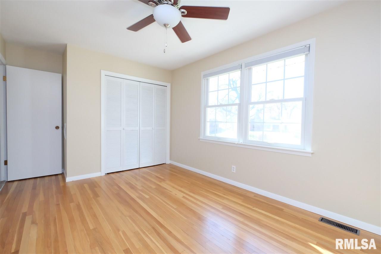1009 Kingsbury Road Washington, IL 61571 - Photo 16 of 36 Gallery Image 16