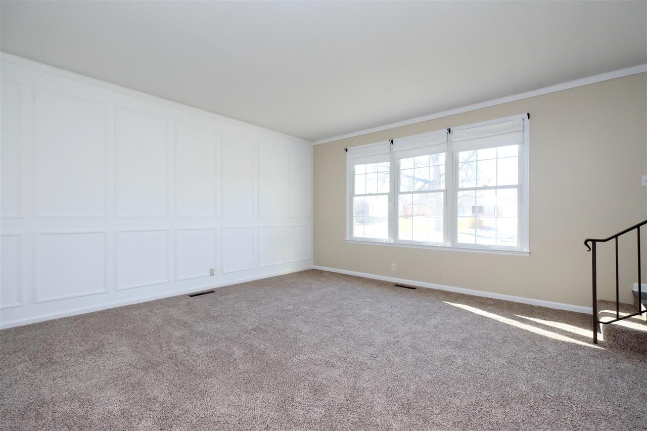 1009 Kingsbury Road Washington, IL 61571 - Photo 3 of 36 Gallery Image 3