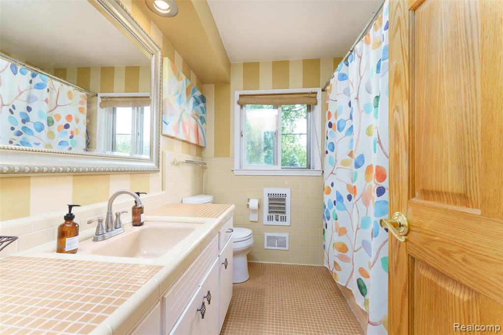1920 Byrnes Road Lansing, MI 48906 - Photo 12 of 36 Gallery Image 12