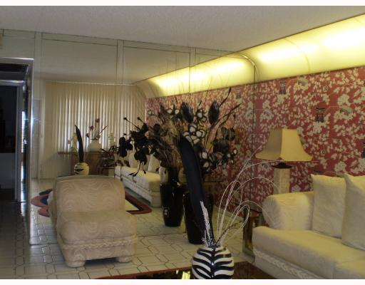 4081 Guildford East, Unit 4081 Boca Raton, FL 33434 - Photo 1 of 9 Primary Photo