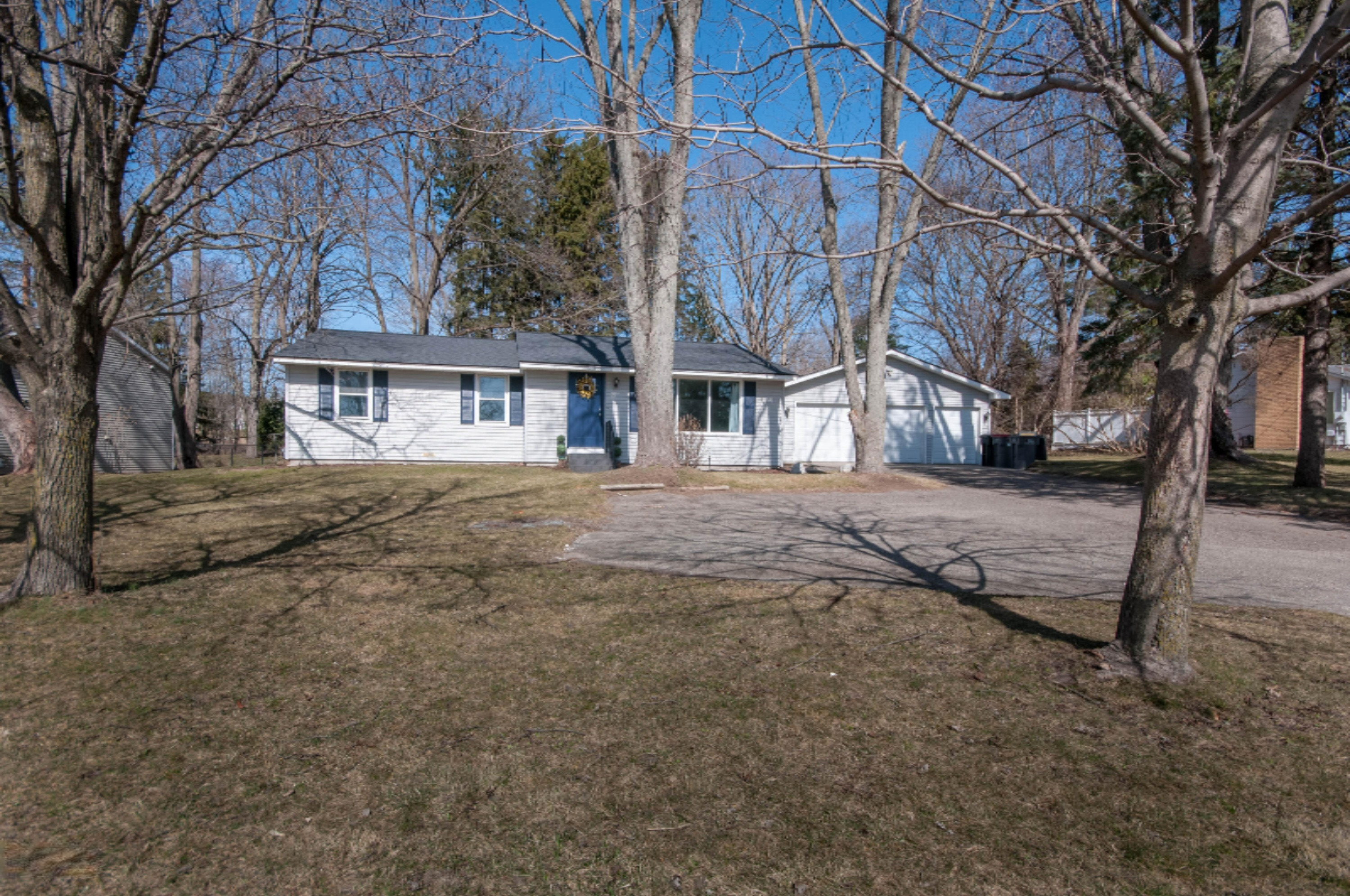 6243 Cascade Road Southeast Grand Rapids, MI 49546 - Photo 1 of 31 1 Primary