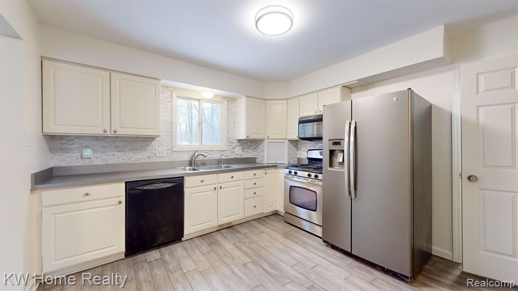701 Miller Road Lake Orion, MI 48362 - Photo 4 of 22 Gallery Image 4