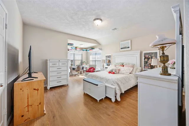 $306,000 | 10015 Lynnwood Drive, Baytown, TX 77521