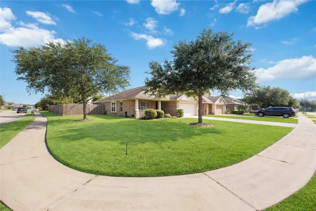 $306,000 | 10015 Lynnwood Drive, Baytown, TX 77521