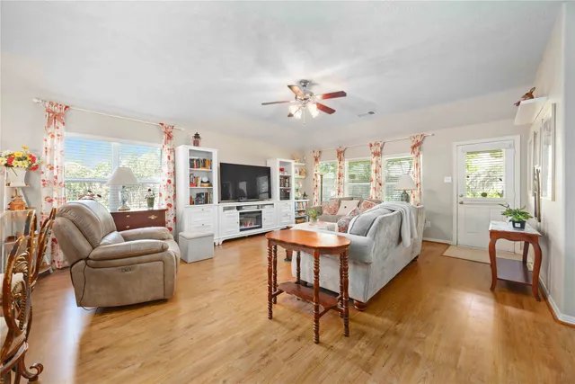 $306,000 | 10015 Lynnwood Drive, Baytown, TX 77521