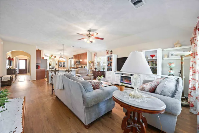 $306,000 | 10015 Lynnwood Drive, Baytown, TX 77521