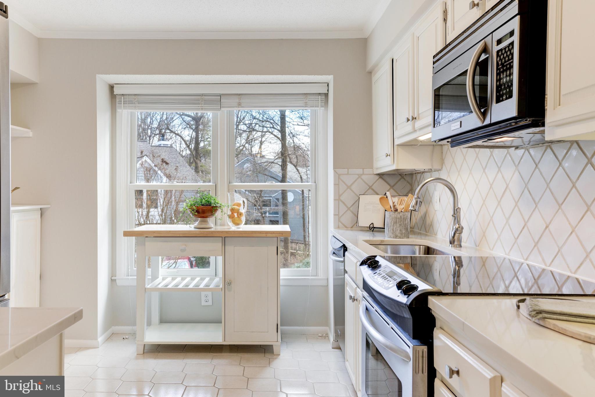 1430 Newport Spring Court Reston, VA 20194 - Photo 15 of 44