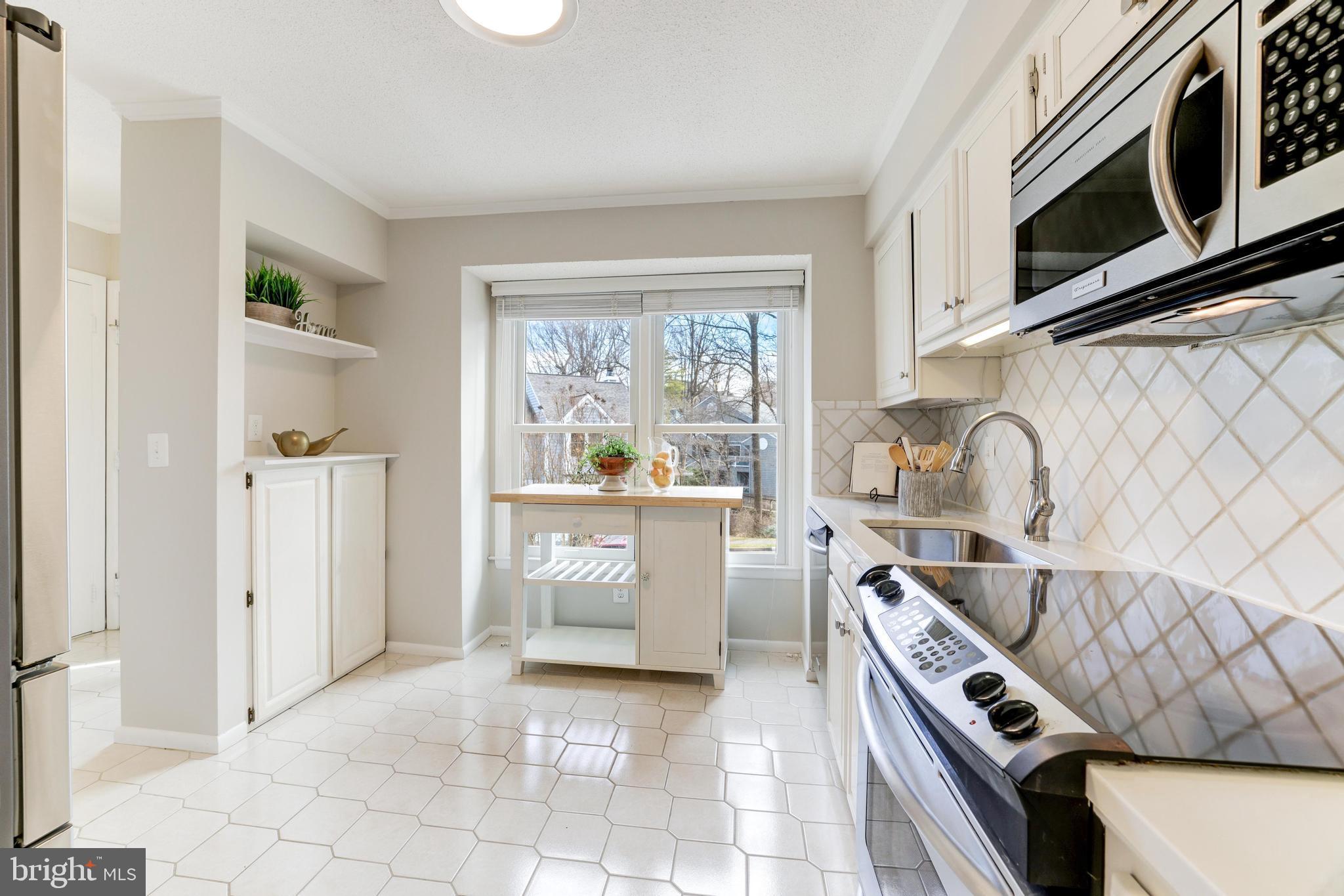 1430 Newport Spring Court Reston, VA 20194 - Photo 16 of 44