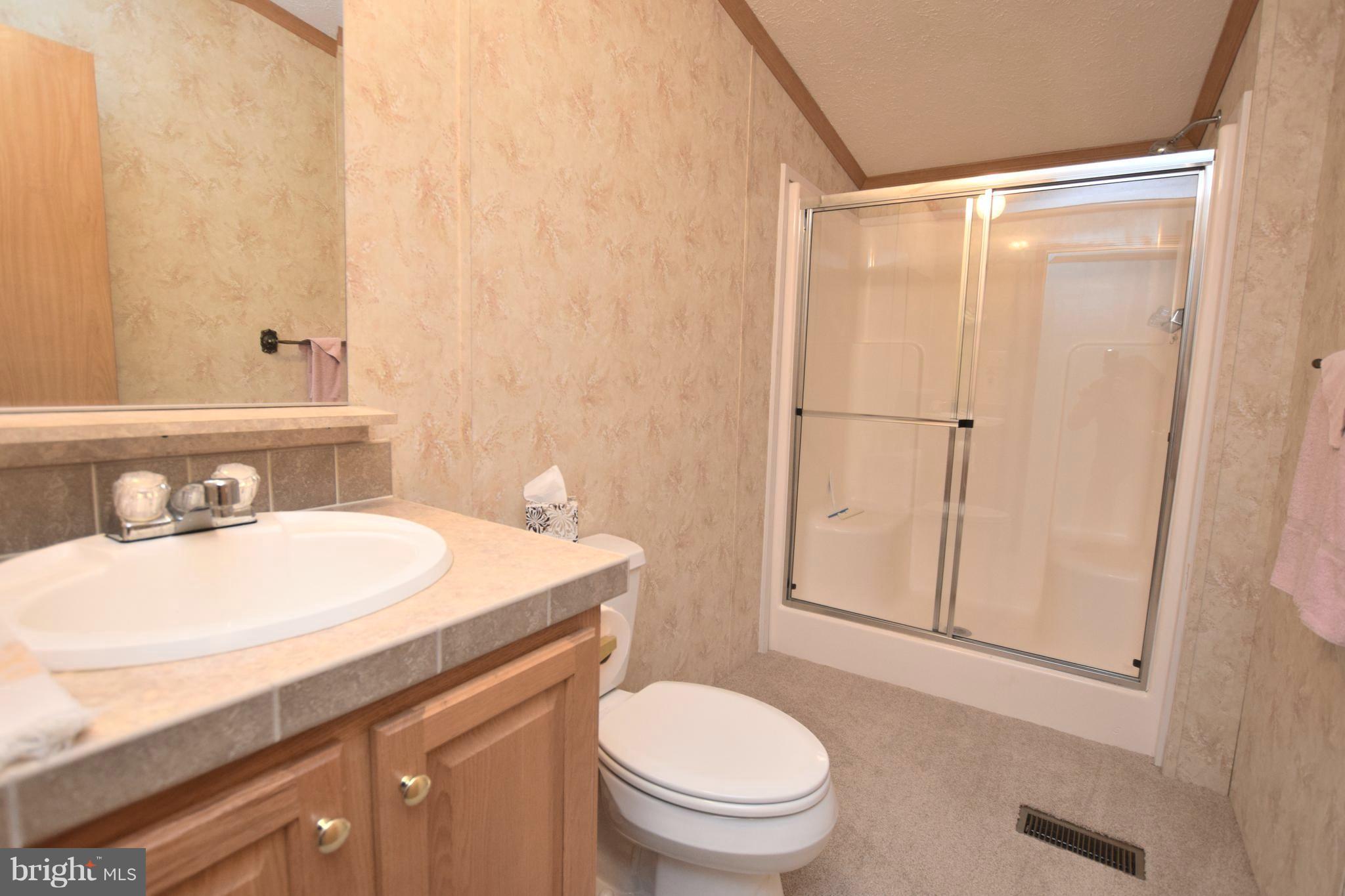7410 Perrish Lane Manassas, VA 20111 - Photo 11 of 15 Bath