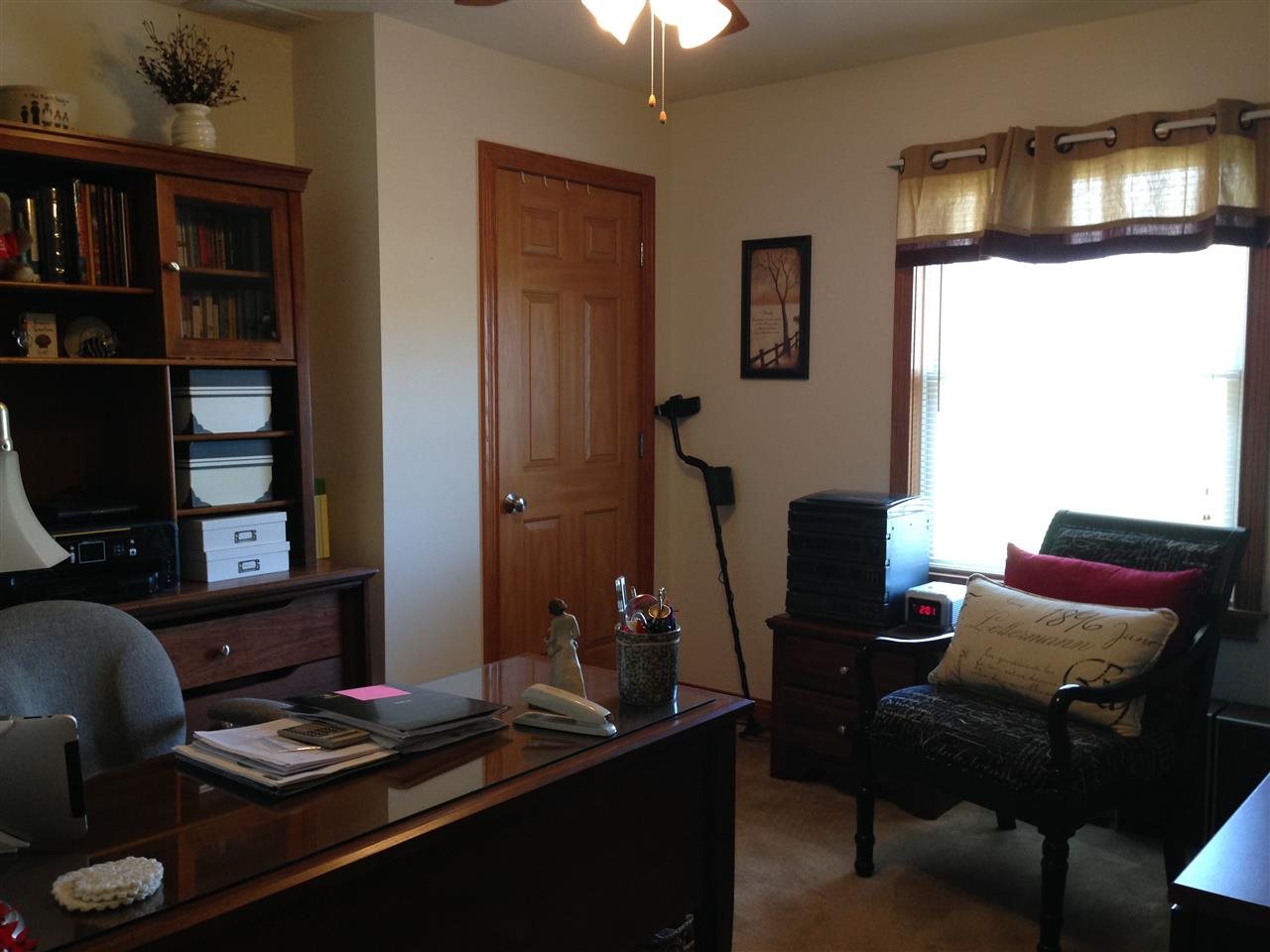 1742 South Henderson Road Vincennes, IN 47591 - Photo 12 of 17 Gallery Image 12
