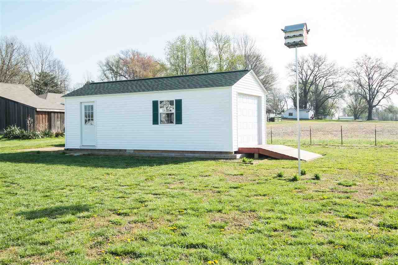 1742 South Henderson Road Vincennes, IN 47591 - Photo 15 of 17 Gallery Image 15