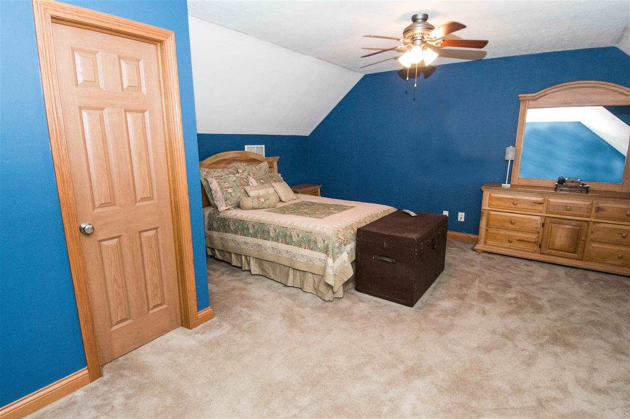 1742 South Henderson Road Vincennes, IN 47591 - Photo 10 of 17 Gallery Image 10