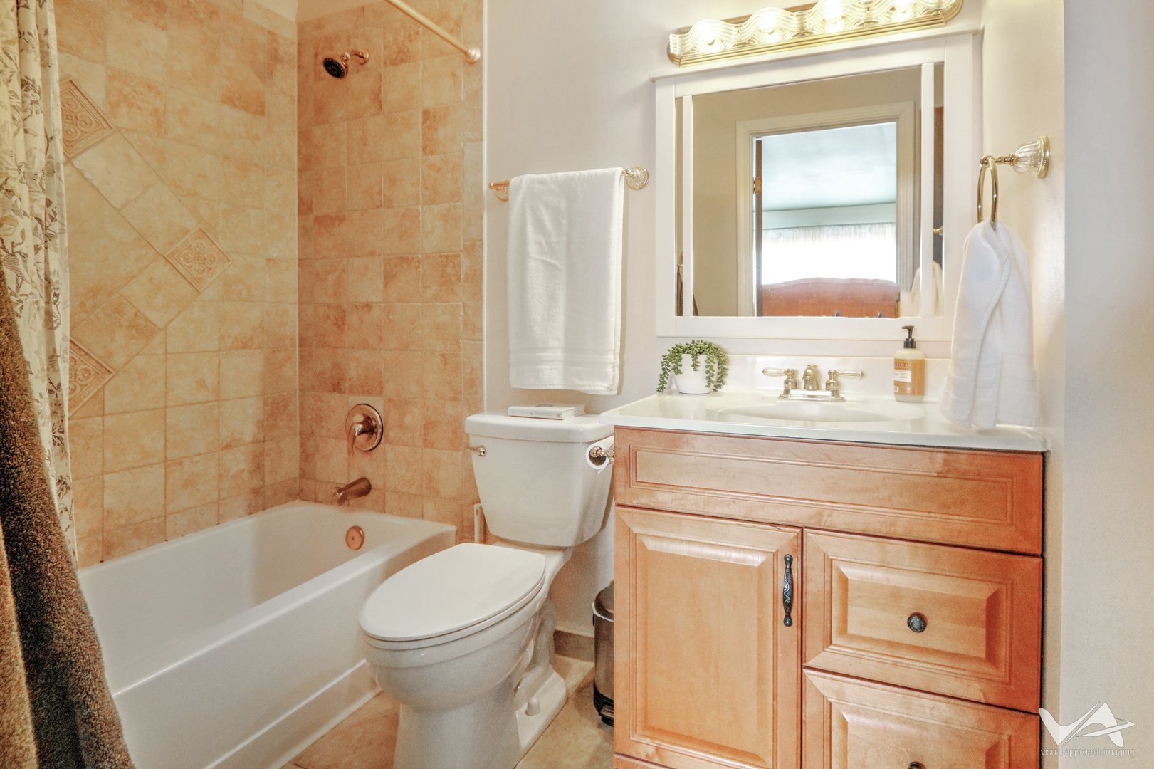633 High Ridge Road Roselle, IL 60172 - Photo 12 of 37 Gallery Image 12