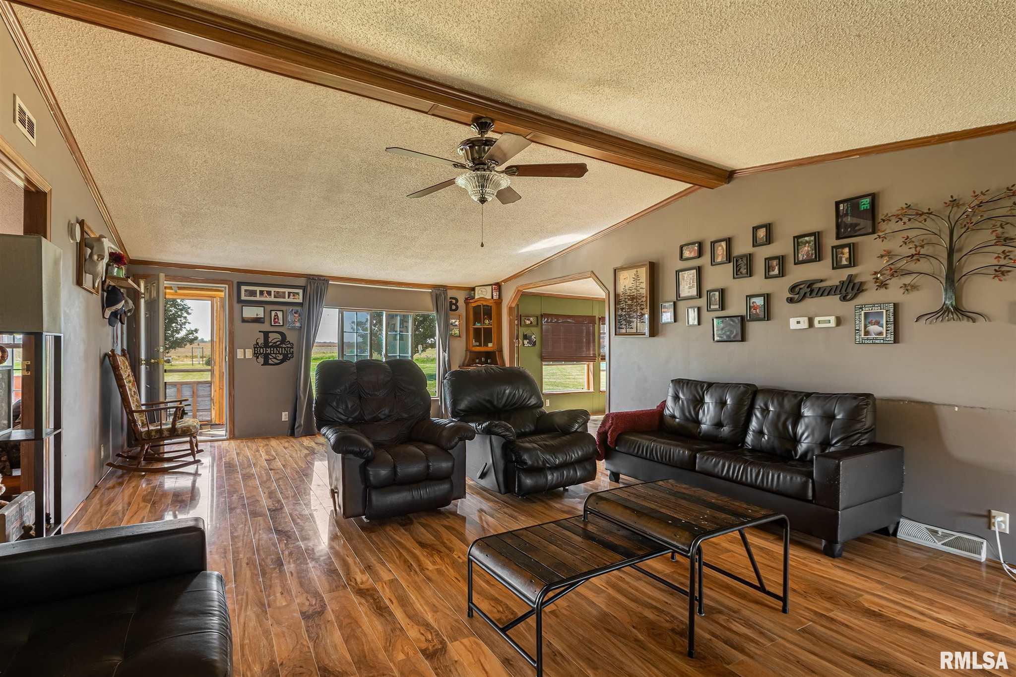 4200 Gladson Road Tamaroa, IL 62888 - Photo 3 of 28