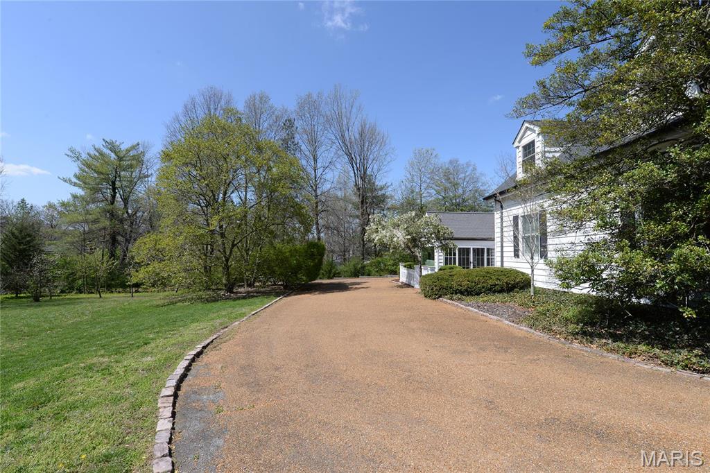 9043 Ladue Road Ladue, MO 63124 - Photo 4 of 63