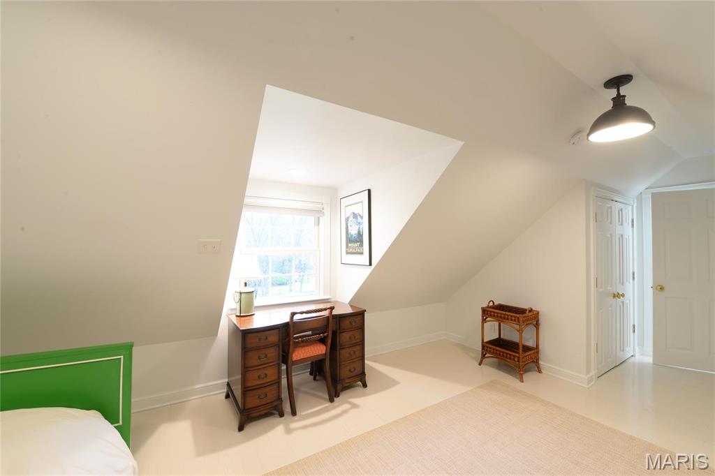 9043 Ladue Road Ladue, MO 63124 - Photo 47 of 63