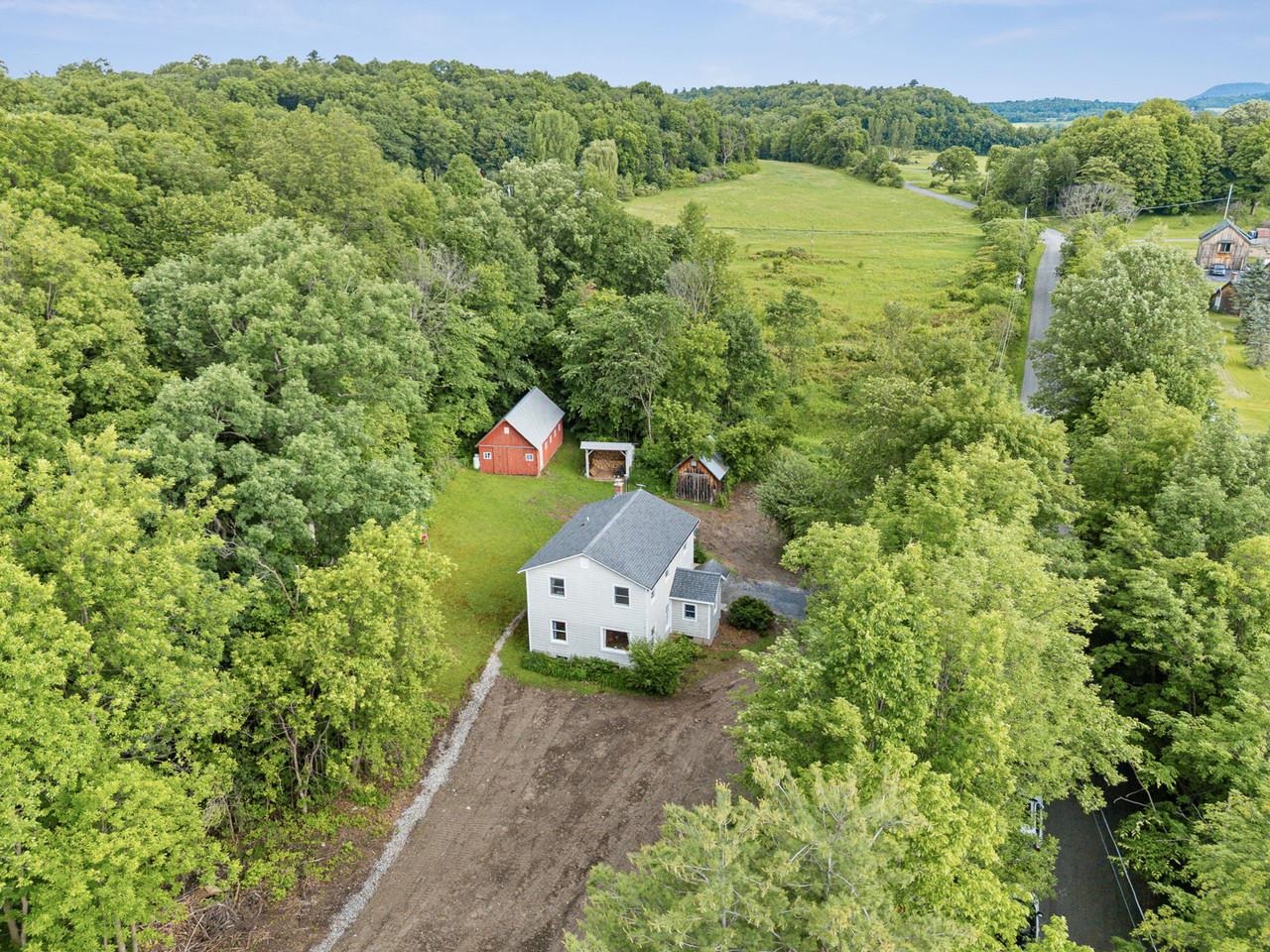 31 Burroughs Farm Road Ferrisburgh, VT 05491 - Photo 4 of 60