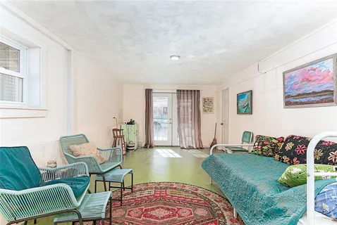 $850,000 | 5 Shadberry Trail, South Kingstown, RI 02879