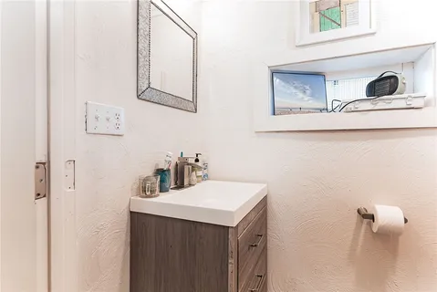 $850,000 | 5 Shadberry Trail, South Kingstown, RI 02879