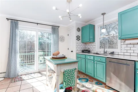 $850,000 | 5 Shadberry Trail, South Kingstown, RI 02879