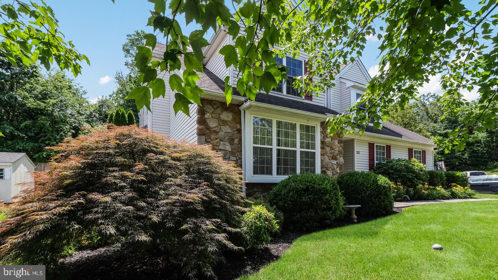 121 Mclaughlin Drive Aston, PA 19014 - Photo 2 of 47