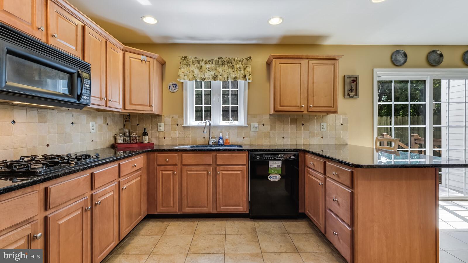 121 Mclaughlin Drive Aston, PA 19014 - Photo 13 of 47