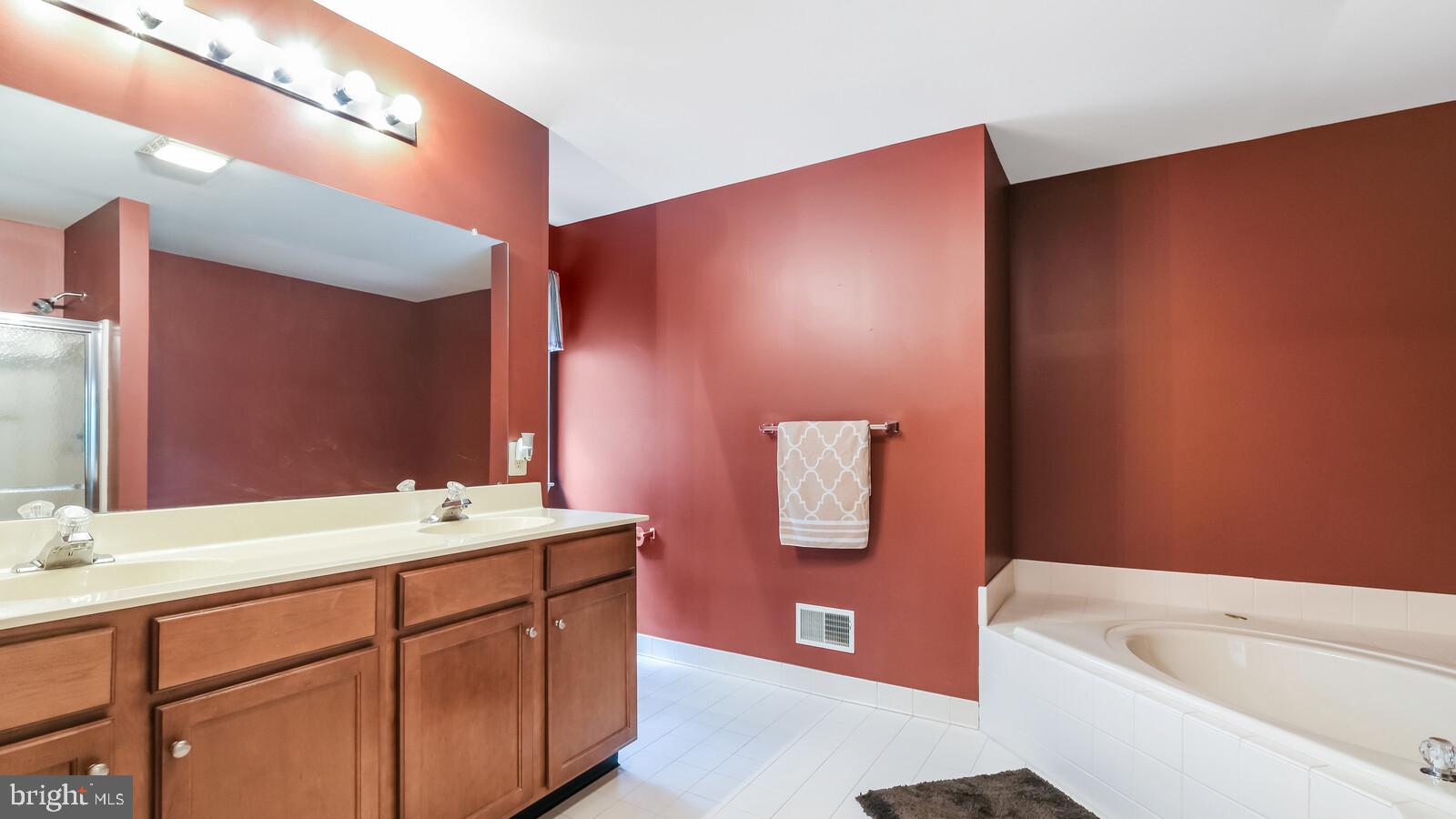 121 Mclaughlin Drive Aston, PA 19014 - Photo 29 of 47