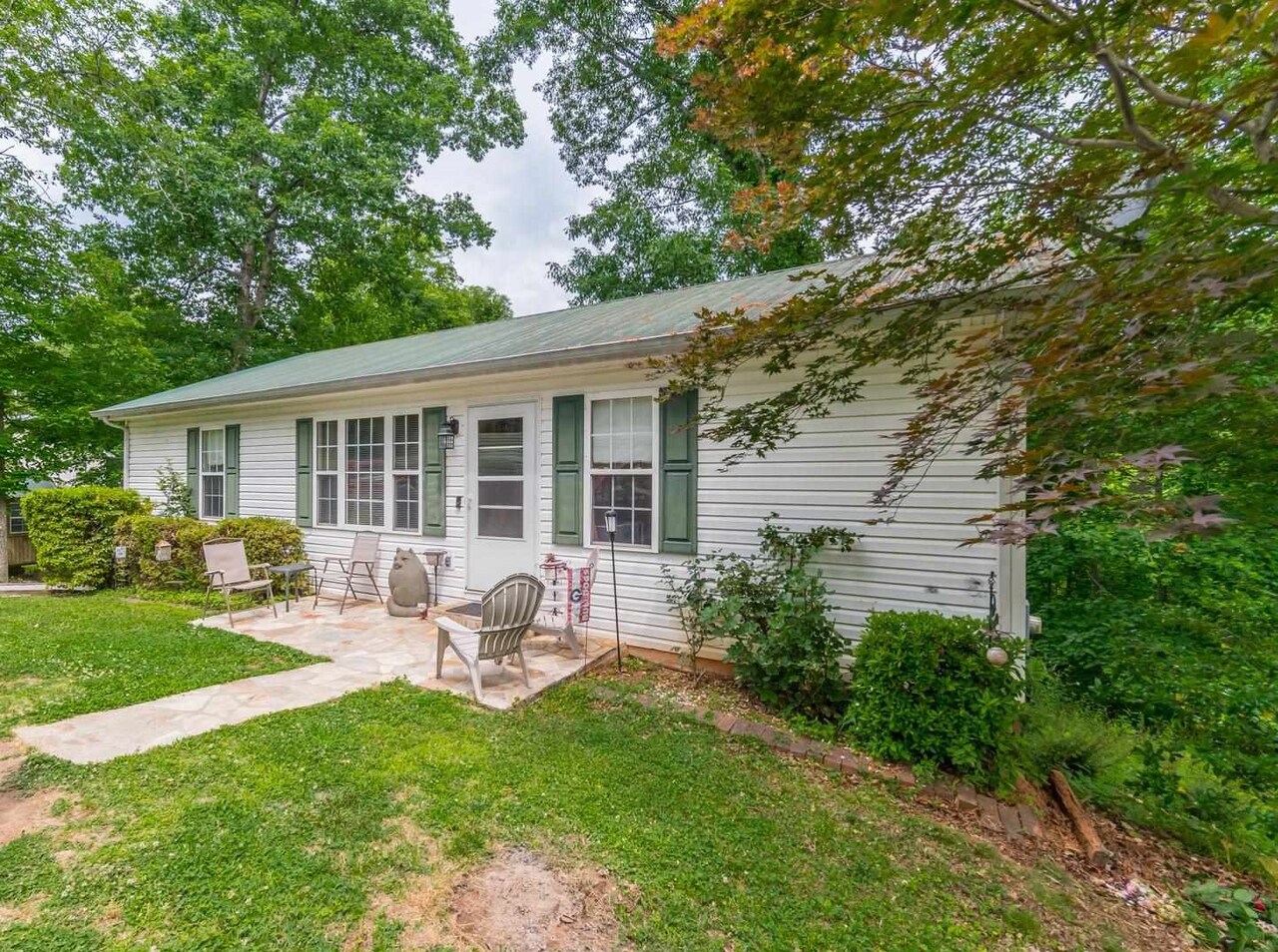 450 Blue Ridge Avenue Demorest, GA 30535 - Photo 1 of 1 Gallery Image 1