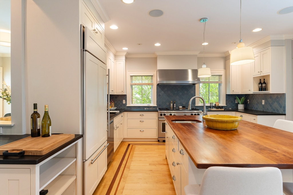 85 Upland Road Cambridge, MA 02140 - Photo 10 of 42