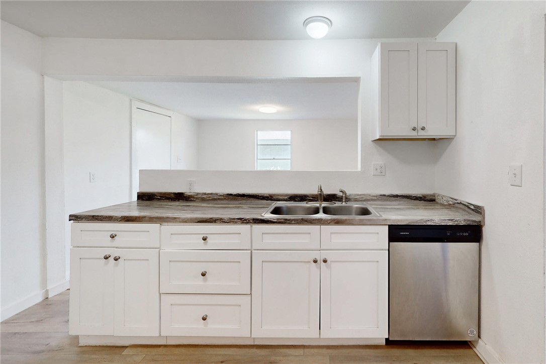 606 Wheelock Street Hearne, TX 77859 - Photo 9 of 34